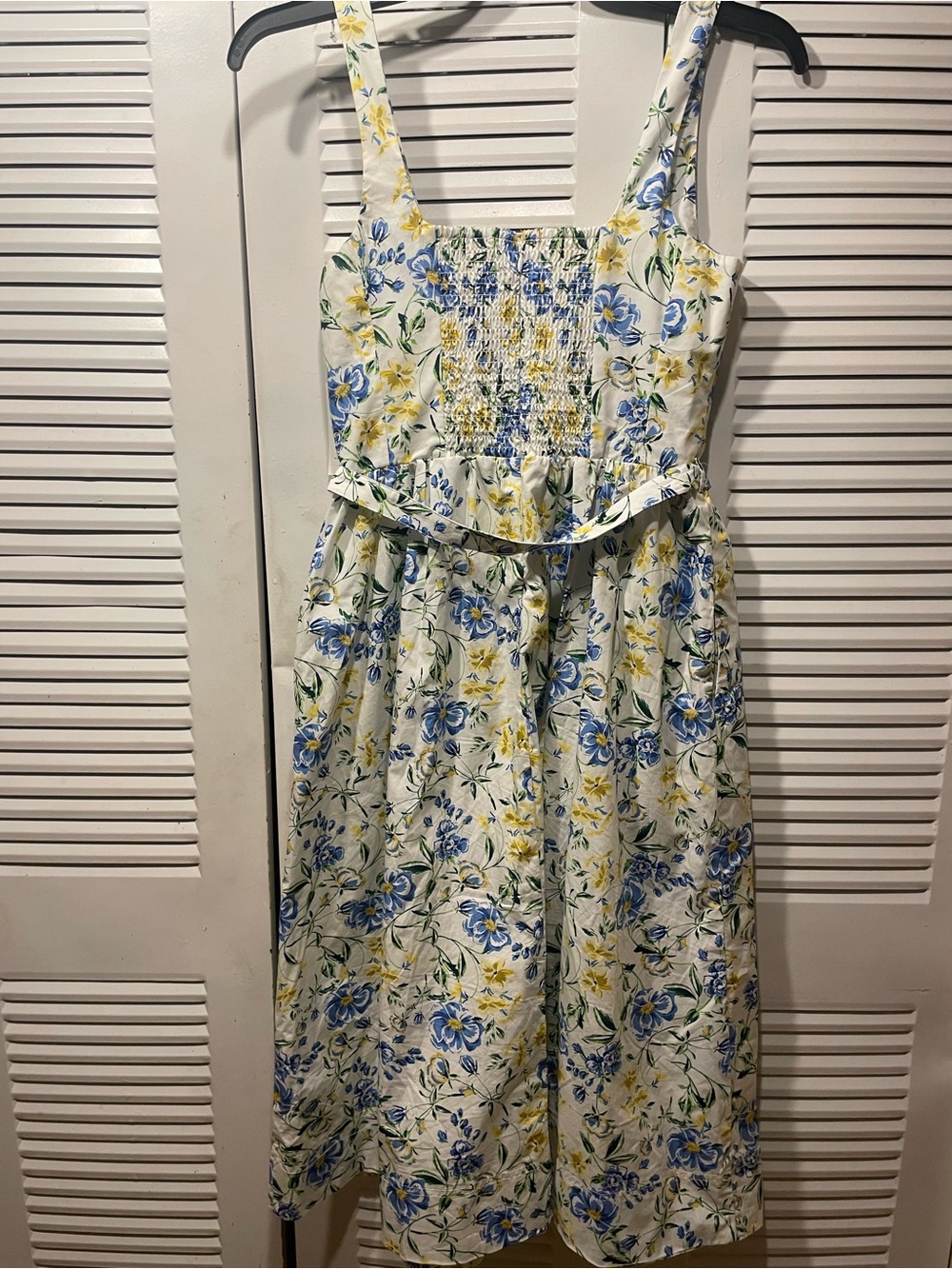 Free Assembly SL Belted Midi Dress
Square neckl